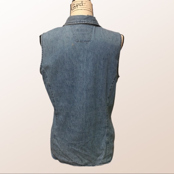 Sleeveless denim top. Soft and lightweight. - Picture 8 of 8